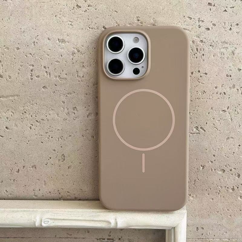 Magnetna futrola od tekućeg silikona za iPhone 16 Pro i iPhone 17 Air – mat završetak, žuta