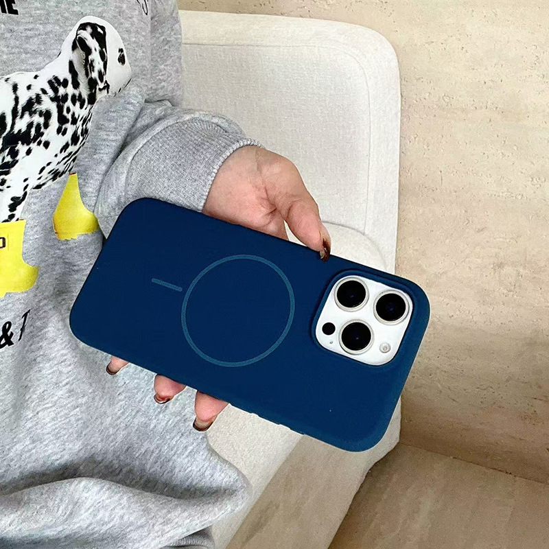 Magnetna futrola od tekućeg silikona za iPhone 16 Pro i iPhone 17 Air – mat završetak, žuta