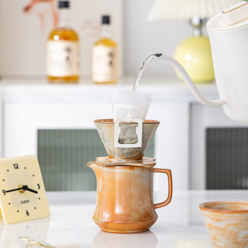 Set ceramic pentru cafea prin turnare manuală, cu ibric ceramic, filtru și pâlnie