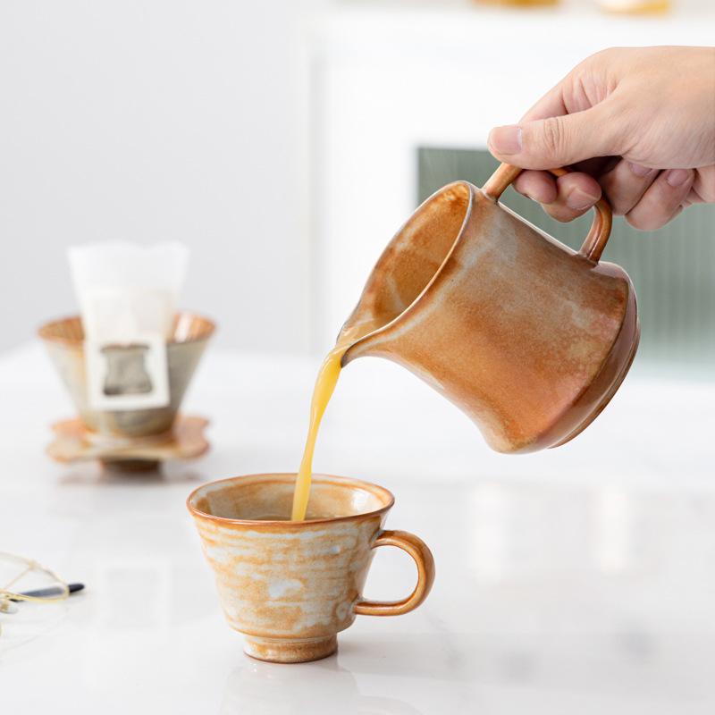 Set ceramic pentru cafea prin turnare manuală, cu ibric ceramic, filtru și pâlnie