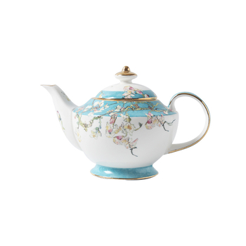 Set de cafea elegant european din porțelan de oase, cu căni, suporturi pentru căni și linguri pentru ceaiul britanic de după-amiază