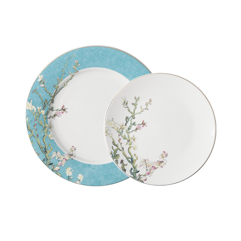 Set de cafea elegant european din porțelan de oase, cu căni, suporturi pentru căni și linguri pentru ceaiul britanic de după-amiază