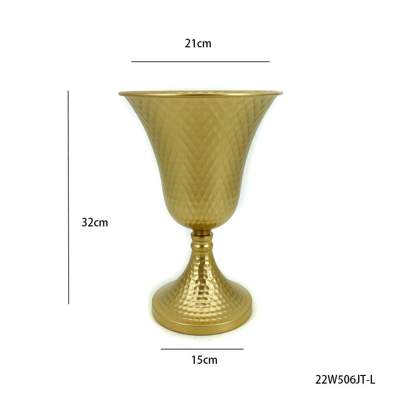 Ghiveci metalic în stil european retro – vază de masă aurie, decor central pentru nunți și petreceri