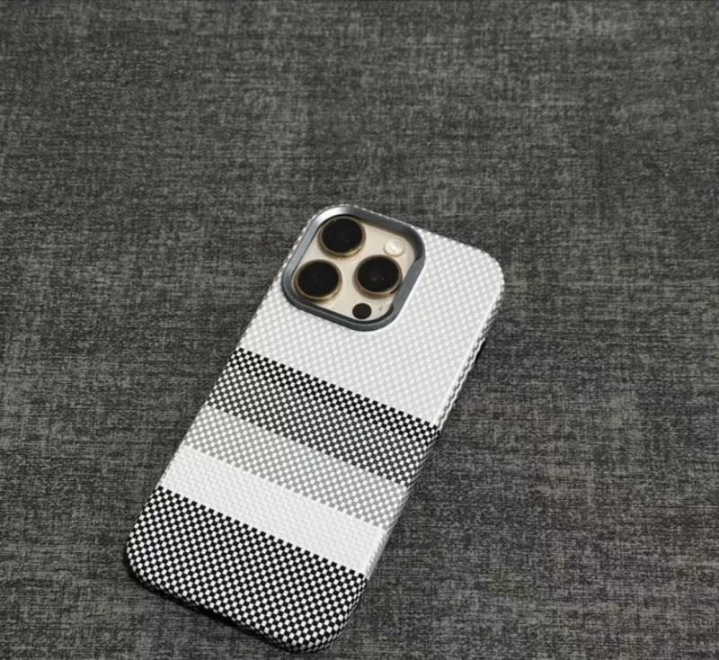 Θήκη με υφή Kevlar για iPhone 16 Pro Max με μεταλλική προστασία φακών