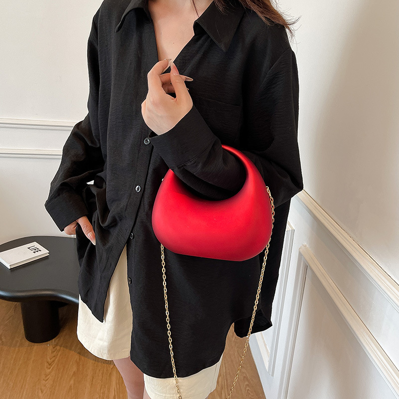 Ženska torbica s lancem, dumpling-stil, mala, akril, ljeto 2025, casual crossbody