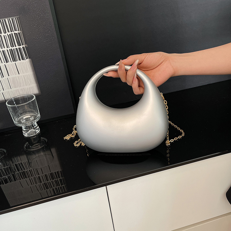 Ženska torbica s lancem, dumpling-stil, mala, akril, ljeto 2025, casual crossbody