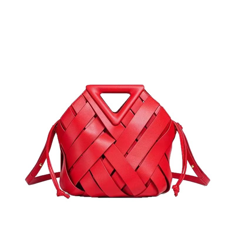 2025 novi stil otvorena pletena trokutasta crossbody torba s magnetskim zatvaranjem, ženska bucket torba