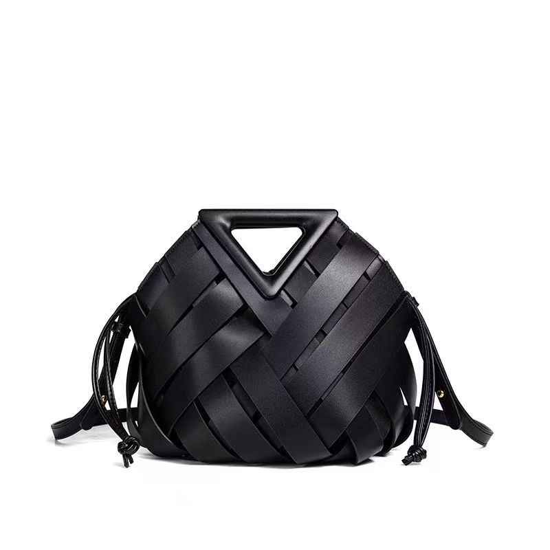2025 novi stil otvorena pletena trokutasta crossbody torba s magnetskim zatvaranjem, ženska bucket torba