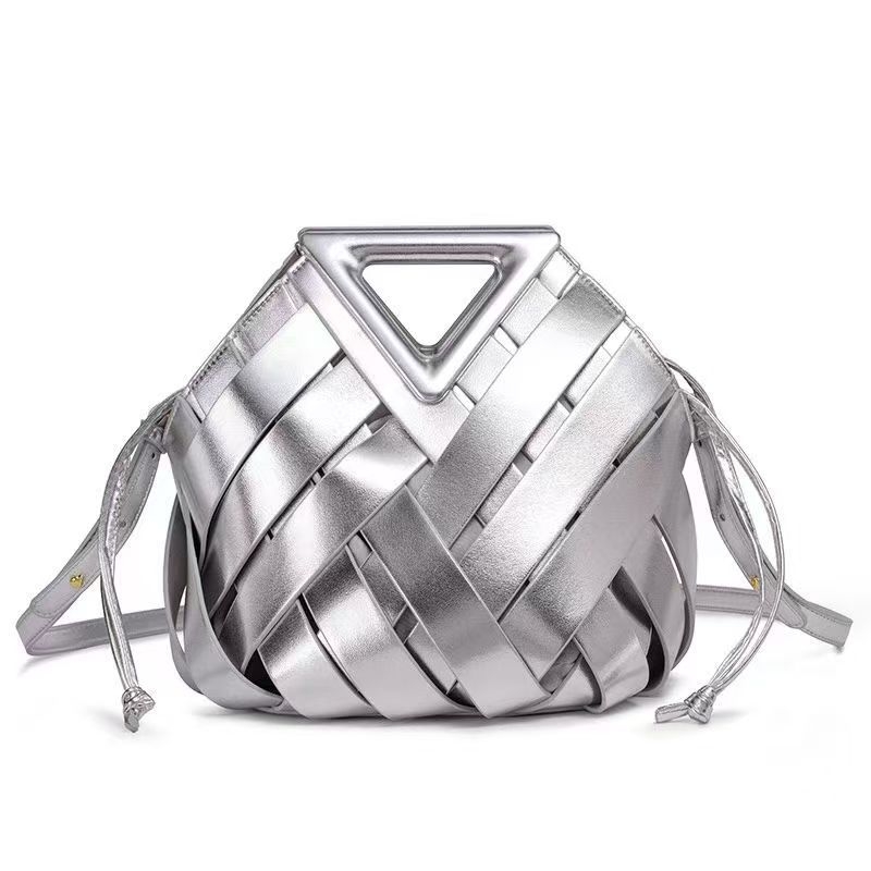 2025 novi stil otvorena pletena trokutasta crossbody torba s magnetskim zatvaranjem, ženska bucket torba