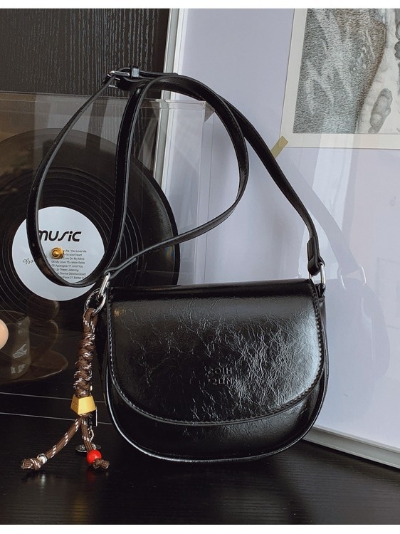 Ženska crvena torba u obliku sedla, PU koža, crossbody torba s jednim remenom, model 2026, kompaktna torbica