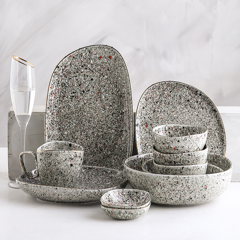 Set ceramic de masă cu glazură Yuhua, copt în cuptorul kiln-fired, vintage, potrivit pentru microunde, margine aurie, boluri de orez neregulate, bol de supă și farfurie occidentală