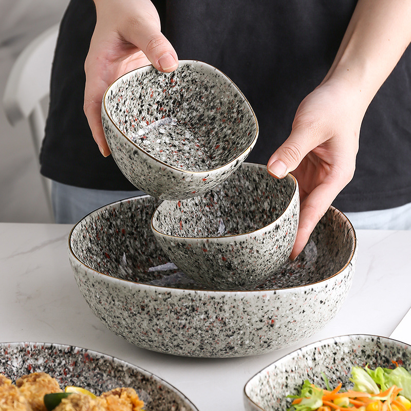 Set ceramic de masă cu glazură Yuhua, copt în cuptorul kiln-fired, vintage, potrivit pentru microunde, margine aurie, boluri de orez neregulate, bol de supă și farfurie occidentală