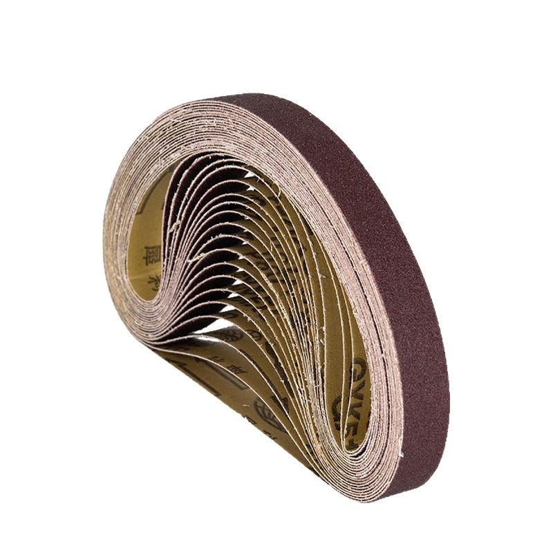 Bandă abrazivă pentru șlefuire și polizare, corund maro, dimensiuni 330×10 mm și 520×20 mm, pentru metal și lemn