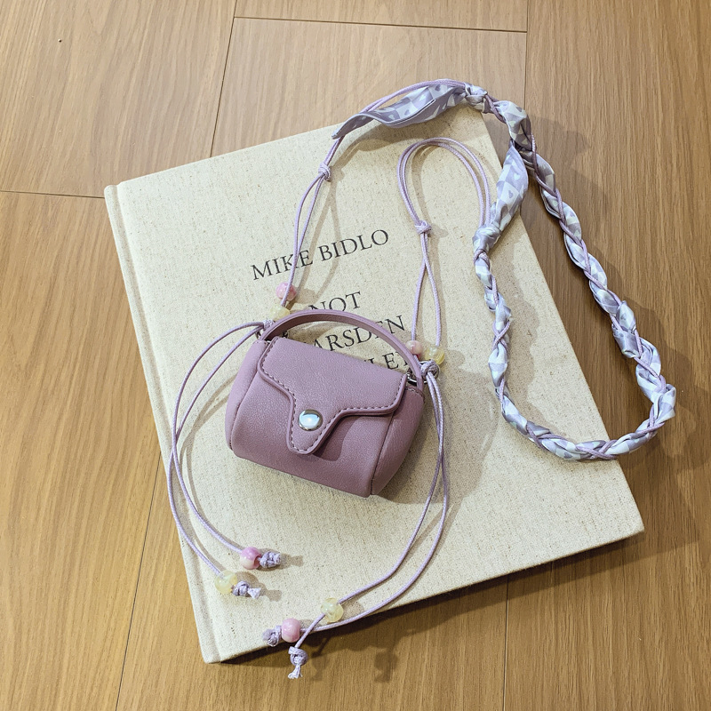 Premijerna velur mini sedlasta torbica s šalom od svile i perlicama, crossbody torba, torbica za slušalice, uska torbica za vrat