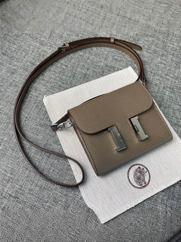Torba od prave kože s otiskom dlana, mini kvadratnog oblika, H kopča, za žene
