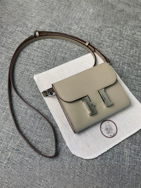 Torba od prave kože s otiskom dlana, mini kvadratnog oblika, H kopča, za žene