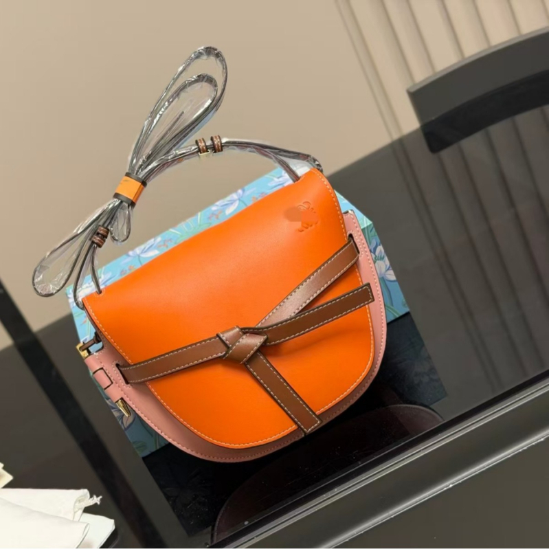 2025 nova lagana retro torbica od prave kože za žene, preko ramena (crossbody)