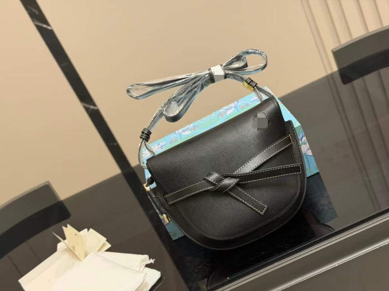 2025 nova lagana retro torbica od prave kože za žene, preko ramena (crossbody)