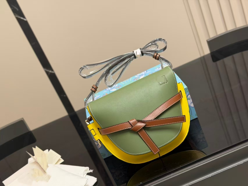 2025 nova lagana retro torbica od prave kože za žene, preko ramena (crossbody)