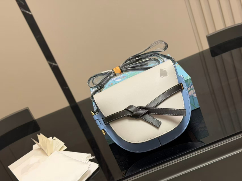 2025 nova lagana retro torbica od prave kože za žene, preko ramena (crossbody)