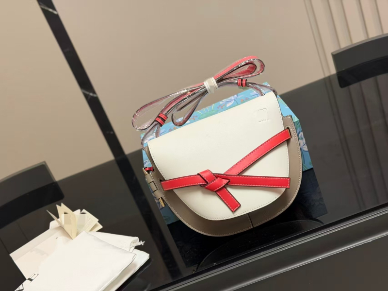 2025 nova lagana retro torbica od prave kože za žene, preko ramena (crossbody)