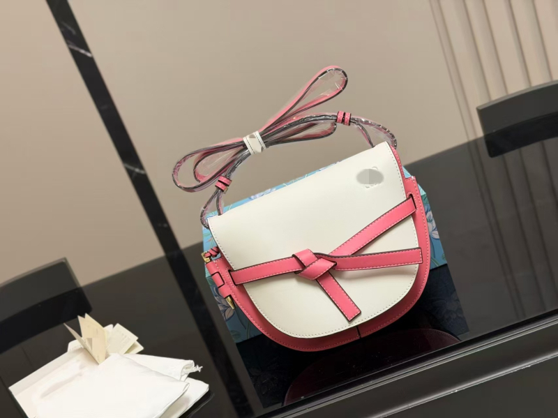 2025 nova lagana retro torbica od prave kože za žene, preko ramena (crossbody)