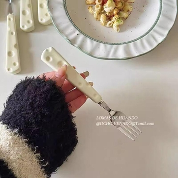 Stil Instagram: lingură pentru iaurt și lingură de orez, mâner ceramic crem, tacâm din oțel inoxidabil (lingură, furculiță, cuțit) pentru micul dejun occidental