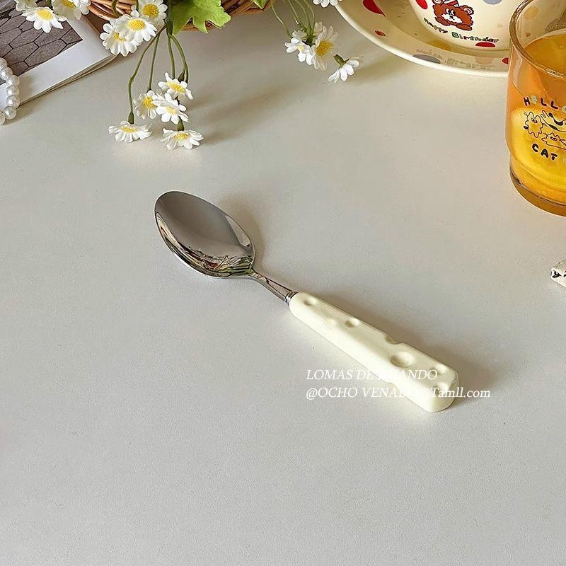 Stil Instagram: lingură pentru iaurt și lingură de orez, mâner ceramic crem, tacâm din oțel inoxidabil (lingură, furculiță, cuțit) pentru micul dejun occidental