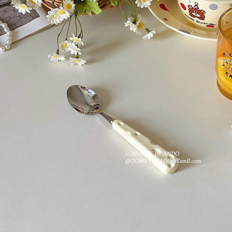 Stil Instagram: lingură pentru iaurt și lingură de orez, mâner ceramic crem, tacâm din oțel inoxidabil (lingură, furculiță, cuțit) pentru micul dejun occidental