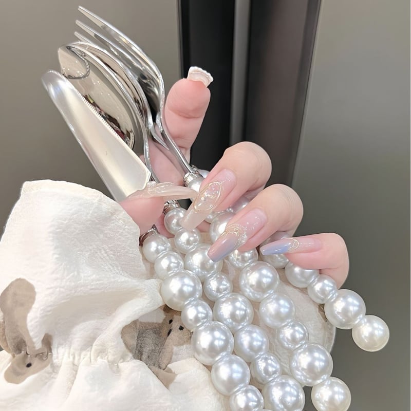 Set tacâm din oțel inoxidabil 304 cu mâner ceramic perlă: cuțit, furculiță și lingură; lingură de desert și lingură de masă