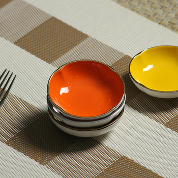 2026-os új stílusú prémium csont porcelán tányér szállodai használatra, elegáns könnyű luxus, magas hőmérsékleten égetett, meleg és átlátszó
