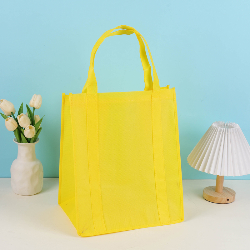 Geantă tote din material nețesut, personalizată, cu fund întărit și logo imprimat