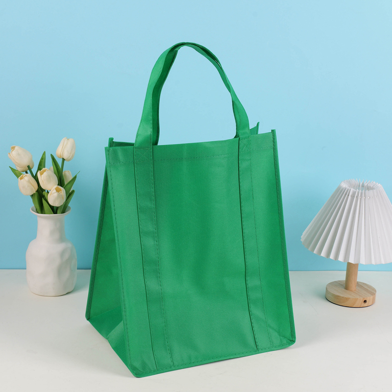 Geantă tote din material nețesut, personalizată, cu fund întărit și logo imprimat