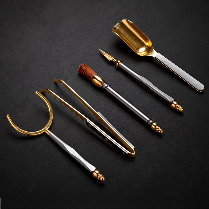 Set nou chinezesc colorat din cupru-aluminiu pentru ceremonia ceaiului, cinci piese: clips pentru ceai, linguriță pentru ceai, cuțiș pentru ceai, perie de întreținere a ceainicului, suport pentru ceașcă