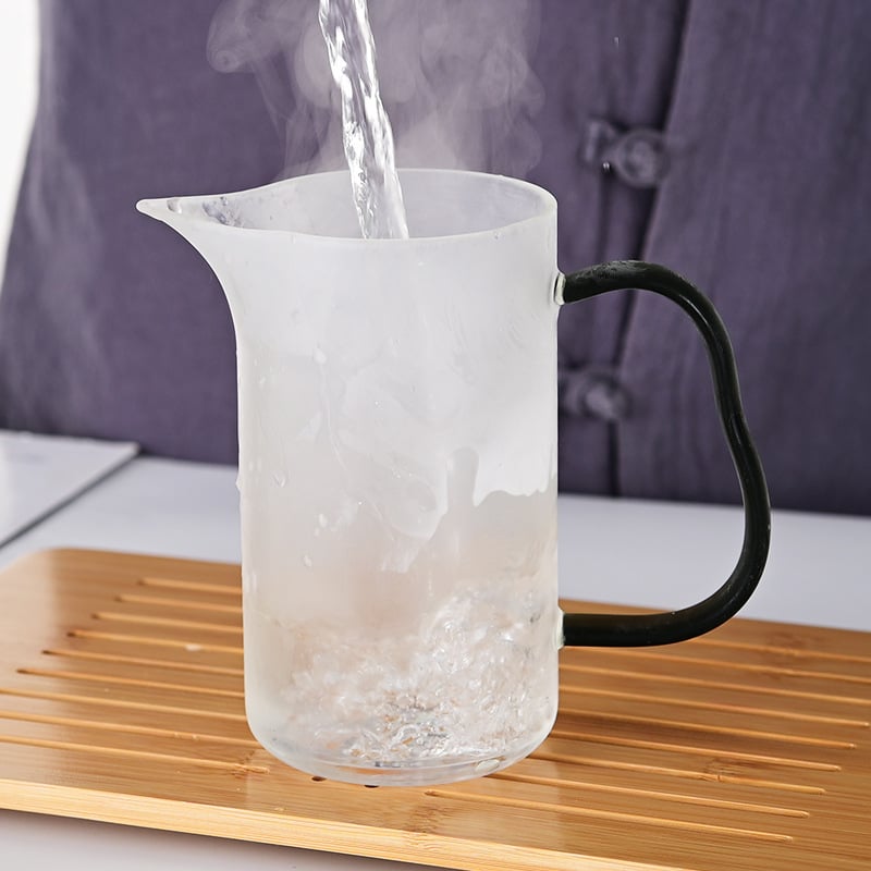 Ceainic din sticlă cu separare ceai-apă, filtru rezistent la căldură, infuzor magnetic.