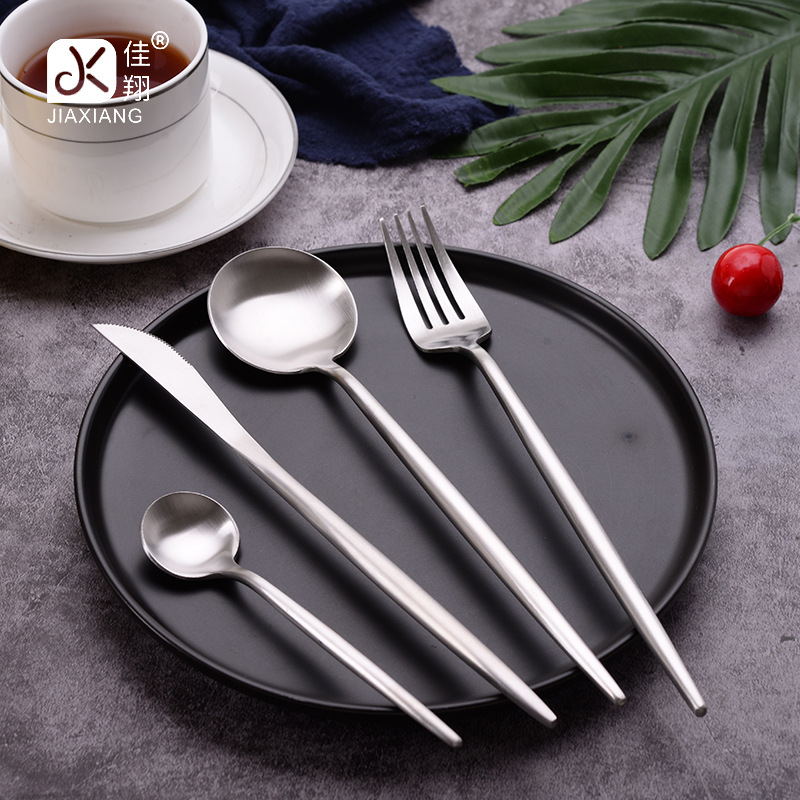 Set de tacâmuri din oțel inoxidabil, construcție monobloc, stil occidental: cuțit, furculiță, lingură, cuțit pentru friptură, furculiță de salată, lingură de salată