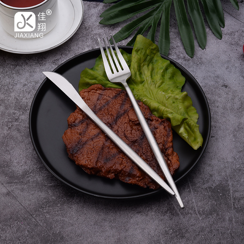 Set de tacâmuri din oțel inoxidabil, construcție monobloc, stil occidental: cuțit, furculiță, lingură, cuțit pentru friptură, furculiță de salată, lingură de salată