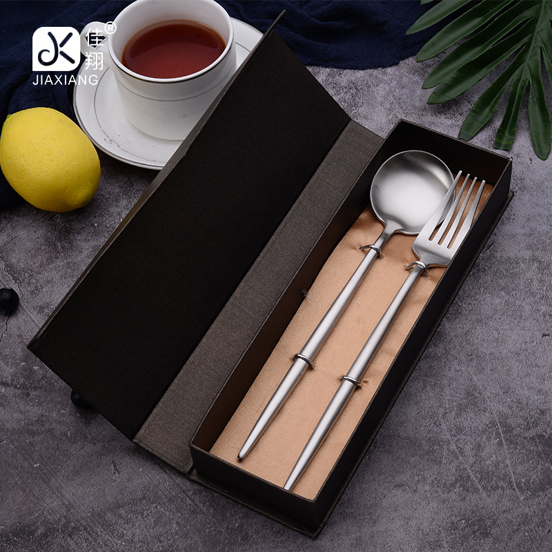 Set de tacâmuri din oțel inoxidabil, construcție monobloc, stil occidental: cuțit, furculiță, lingură, cuțit pentru friptură, furculiță de salată, lingură de salată