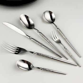 Set creativ din oțel inoxidabil 304 pentru tacâmuri occidentale, cu textură ciocănită și design stea-diamant: cuțit pentru friptură, furculiță, lingură și linguriță de desert