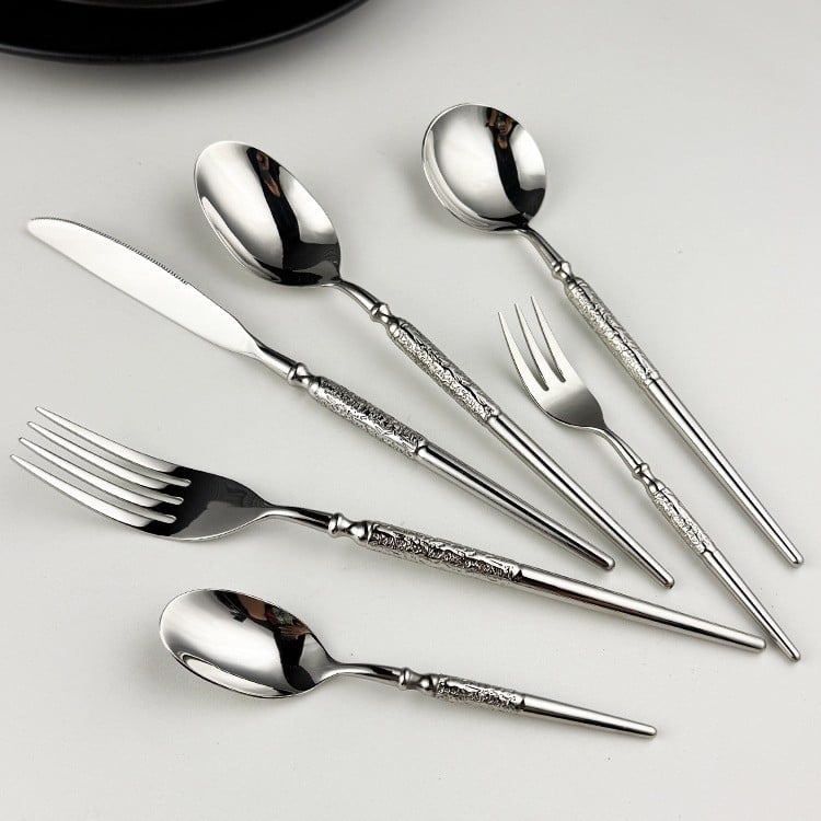 Set creativ din oțel inoxidabil 304 pentru tacâmuri occidentale, cu textură ciocănită și design stea-diamant: cuțit pentru friptură, furculiță, lingură și linguriță de desert