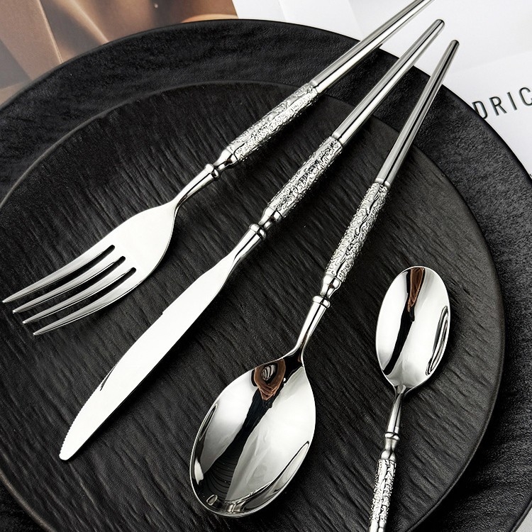 Set creativ din oțel inoxidabil 304 pentru tacâmuri occidentale, cu textură ciocănită și design stea-diamant: cuțit pentru friptură, furculiță, lingură și linguriță de desert