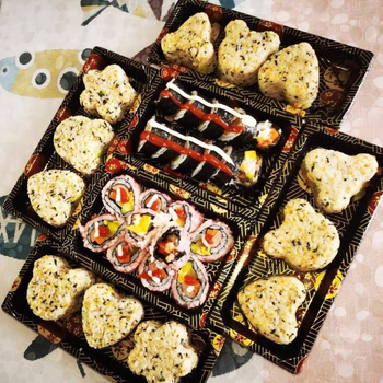 Cutie de sushi de unică folosință, dreptunghiulară, din plastic, pentru takeout, somon sashimi japonez, stil gunkan