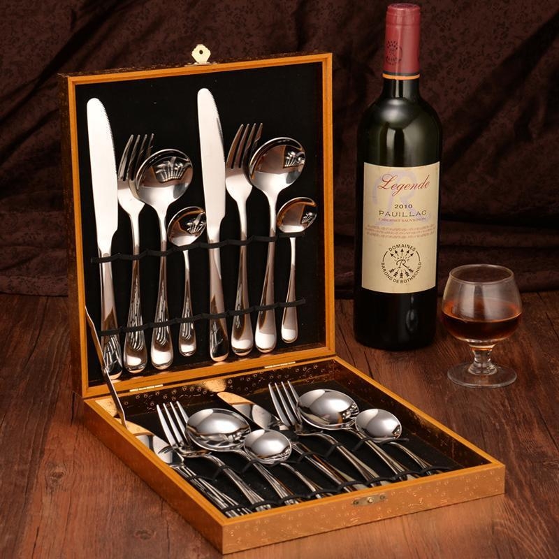 Set de tacâmuri din oțel inoxidabil, stil european, 24 piese, cutie cadou, include cuțite pentru friptură, furci și linguri