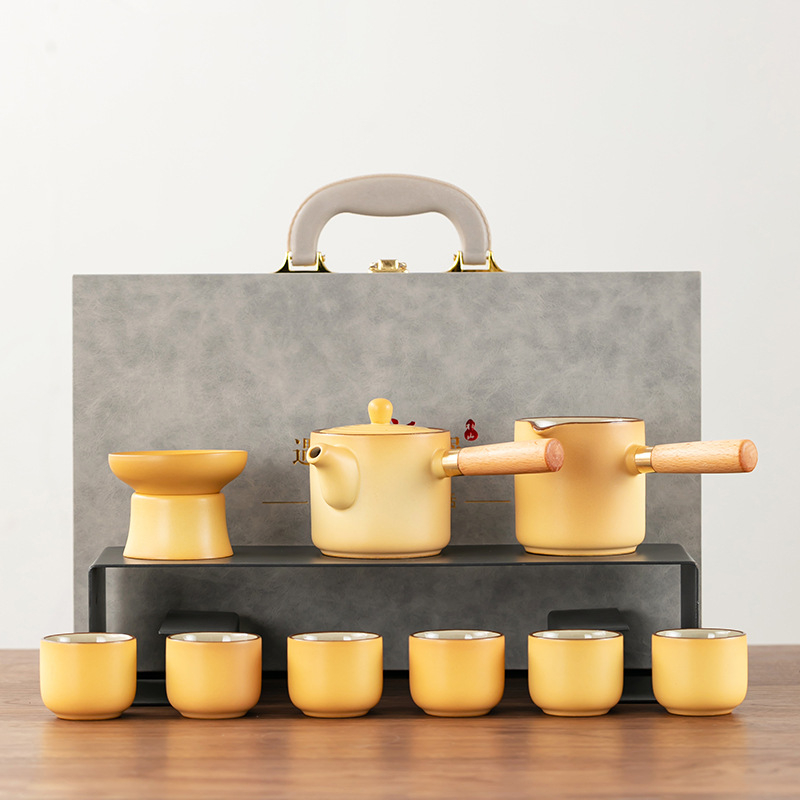 Set de ceai în stil japonez, ceramică, într-o cutie cadou elegantă, ceainic și cești pentru uz casnic și întâmpinarea oaspeților.