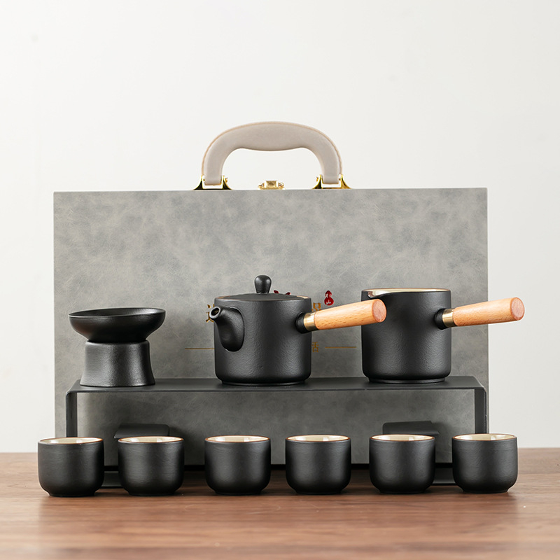 Set de ceai în stil japonez, ceramică, într-o cutie cadou elegantă, ceainic și cești pentru uz casnic și întâmpinarea oaspeților.