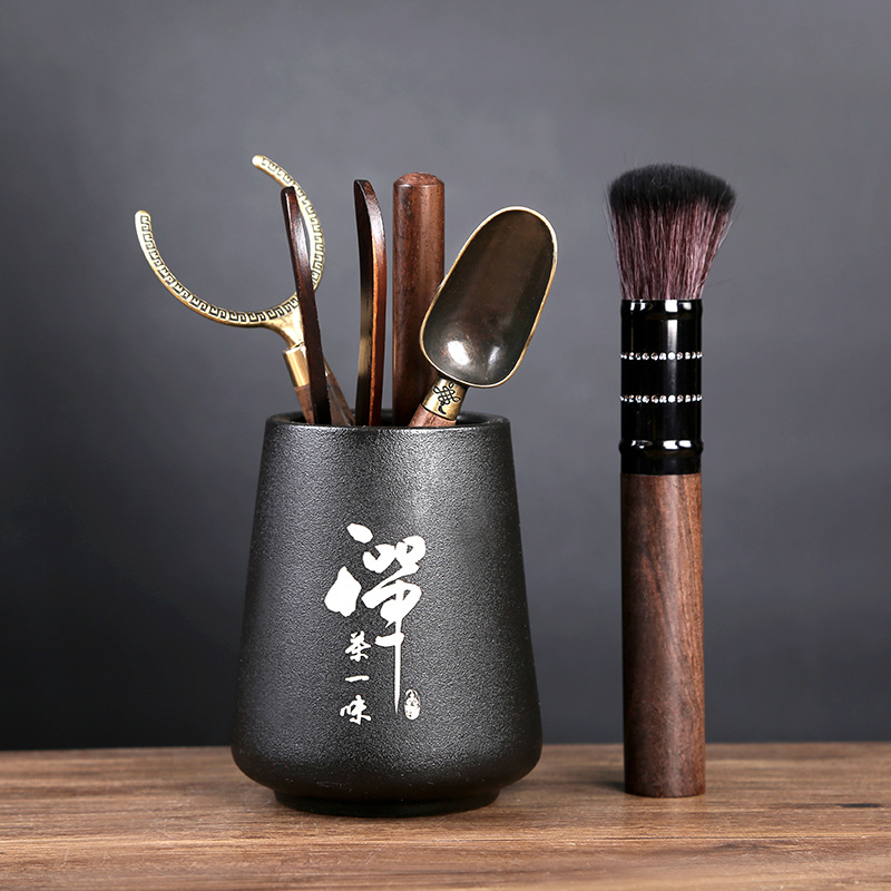 Set ceramic pentru ceremonia ceaiului: Şase domni ai ceaiului, accesorii ceramice, ceainic ceramic, borcan pentru frunze de ceai, decoraţiuni şi clips pentru ceai