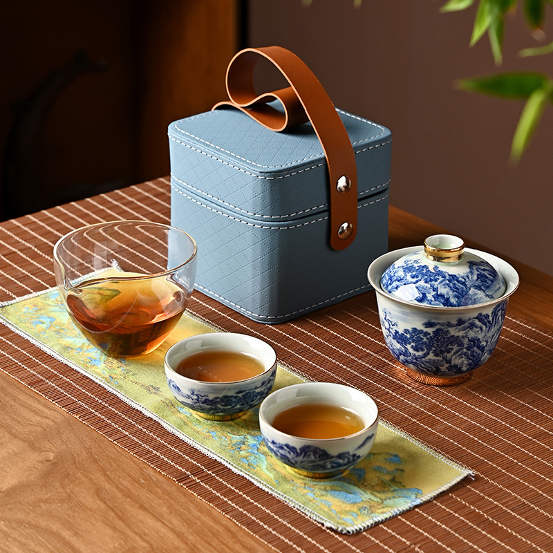 Set de ceai din porțelan albastru- Alb cu peisaj, stil gaiwan pentru călătorii, vas cu capac și două cești, glazură retro