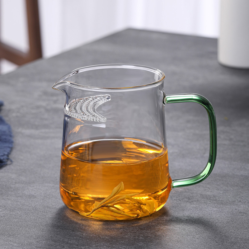 Ceașcă de ceai din sticlă, în formă de semilună, cu filtru integrat pentru ceai verde