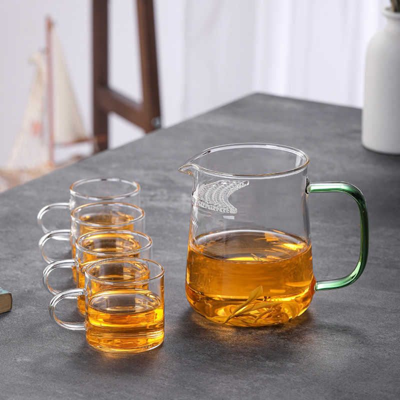 Ceașcă de ceai din sticlă, în formă de semilună, cu filtru integrat pentru ceai verde