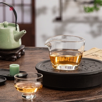Set de ceai din sticlă borosilicată rezistentă la temperaturi, în stil japonez, transparent, cu ceașcă groasă, lucrat manual cu textură ciocănită.
